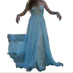 MacDuggal Prom light blue gown. Size 6. Worn only for photos.